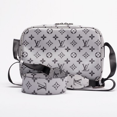 Наплечная сумка Louis Vuitton