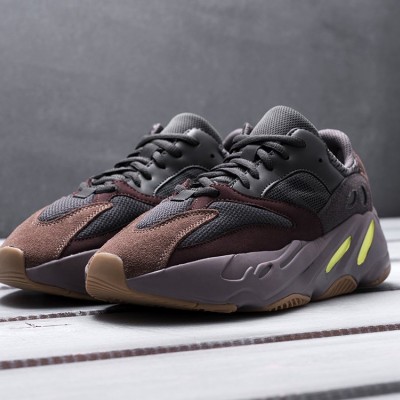 Кроссовки Adidas Yeezy Boost 700