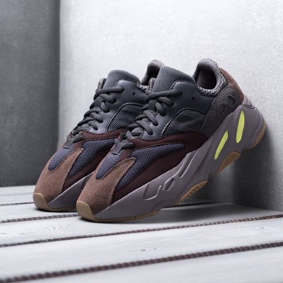 Кроссовки Adidas Yeezy Boost 700