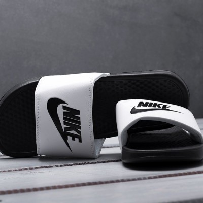 Сланцы Nike Benassi JDI